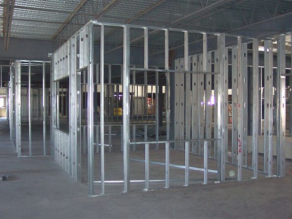 Steel stud wall framing for a code-compliant commercial build